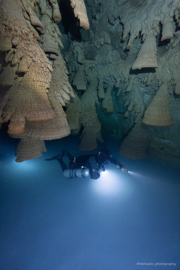 plongeur sidemount au cénote zapote