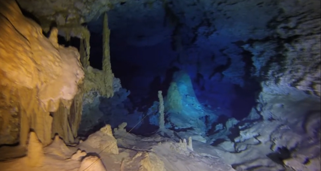 diving cenote calavera